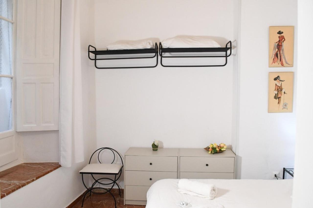 Apartamento Descalzos Sevilla Kültér fotó